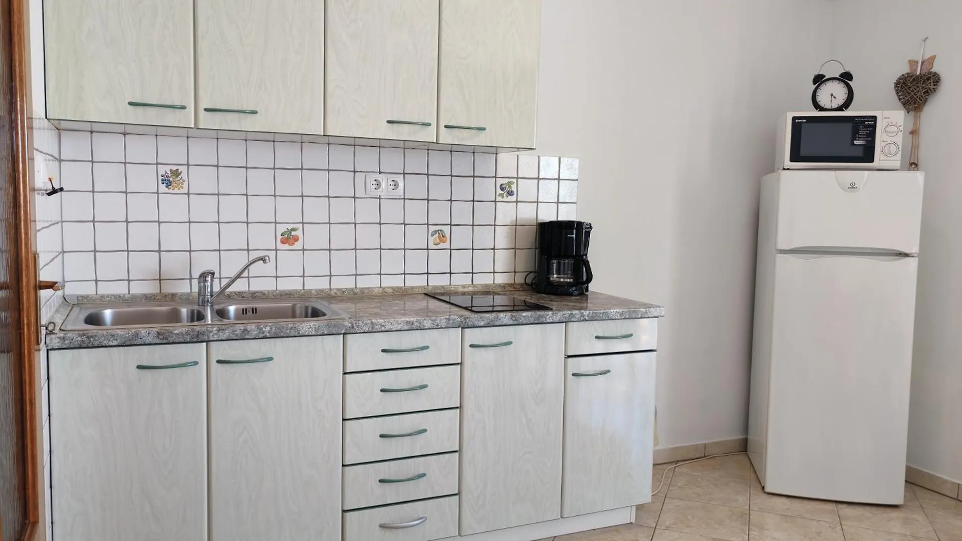 Seafront Apartmani Mira Gabric Lopar - Happy Rentals Apartment