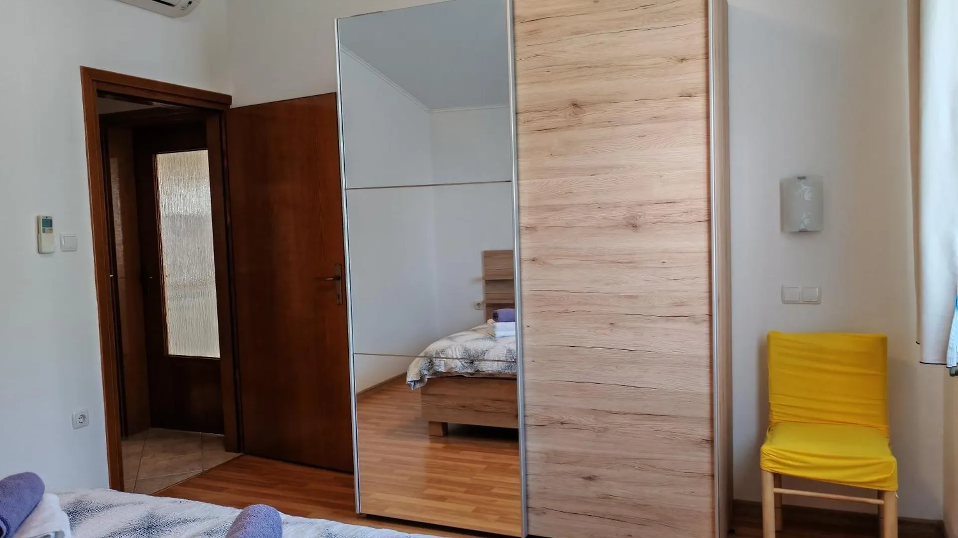 Seafront Apartmani Mira Gabric Lopar - Happy Rentals Apartment
