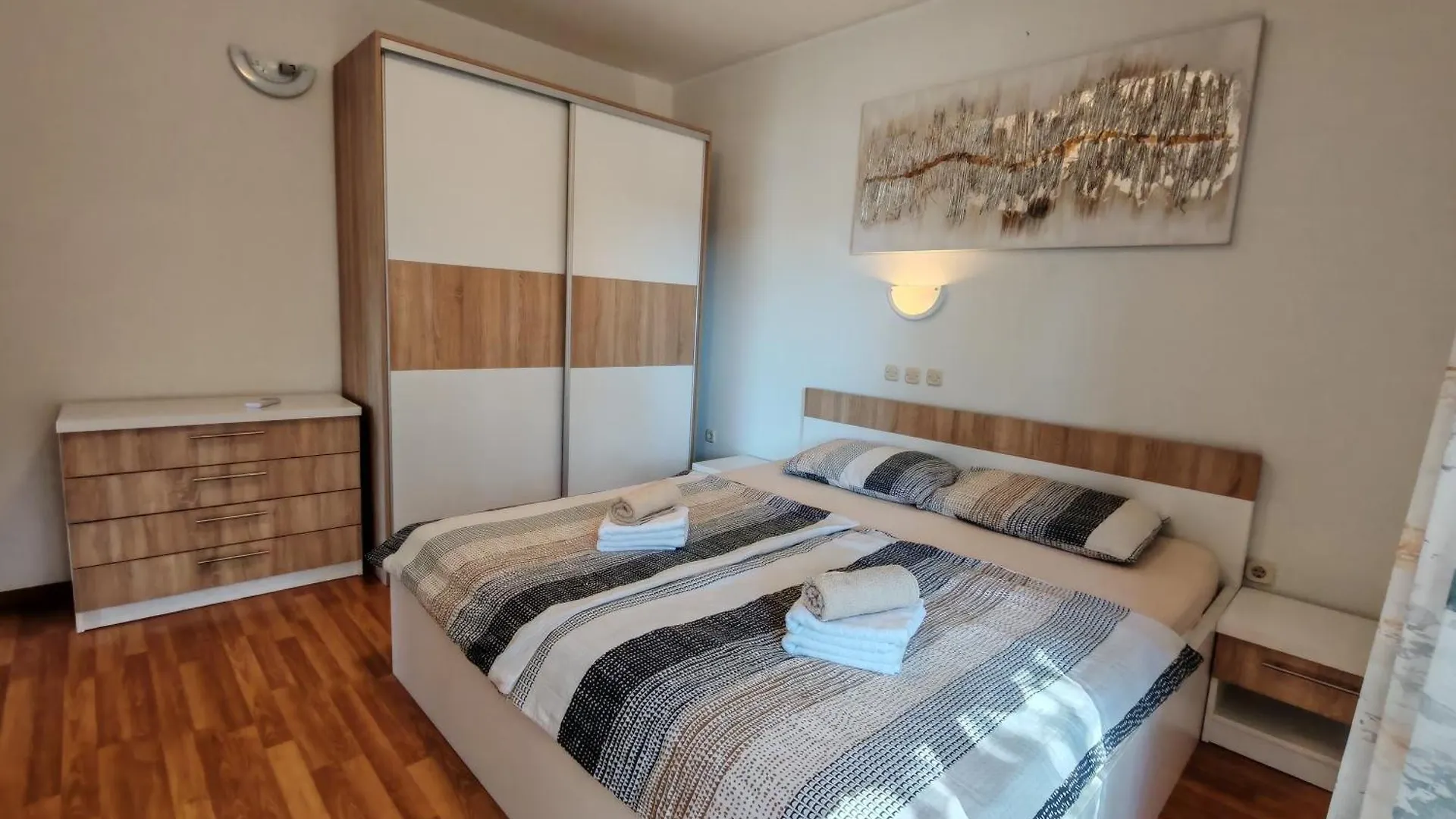 Apartment Seafront Apartmani Mira Gabric Lopar - Happy Rentals Croatia