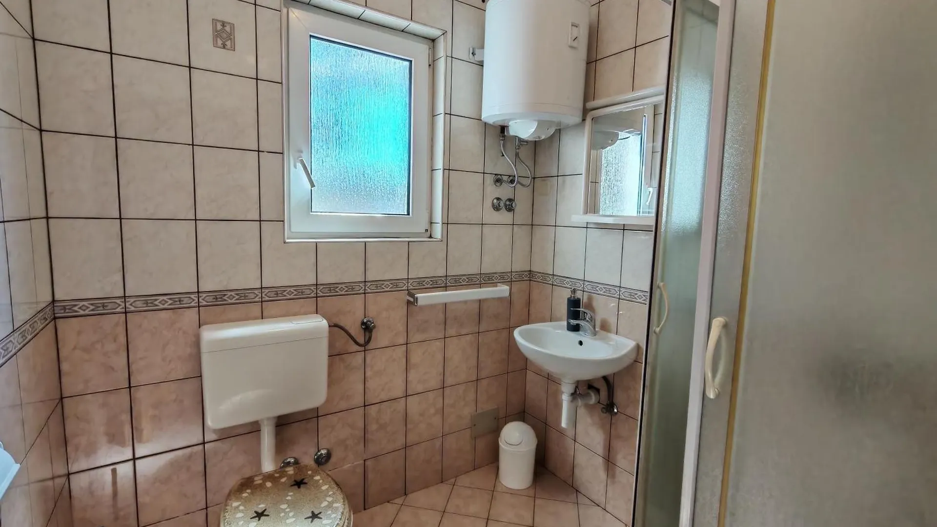 Apartment Seafront Apartmani Mira Gabric Lopar - Happy Rentals Croatia