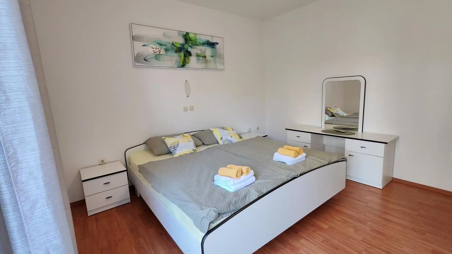 Seafront Apartmani Mira Gabric Lopar - Happy Rentals Apartment