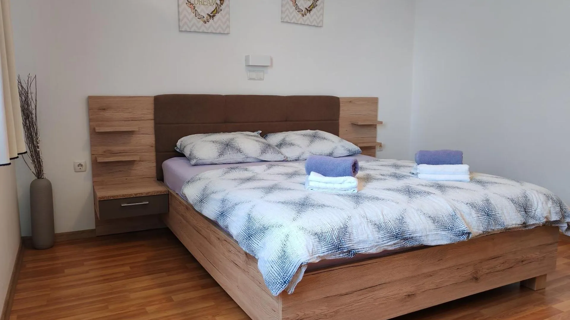 Appartamento Seafront Apartmani Mira Gabric Lopar - Happy Rentals Croazia