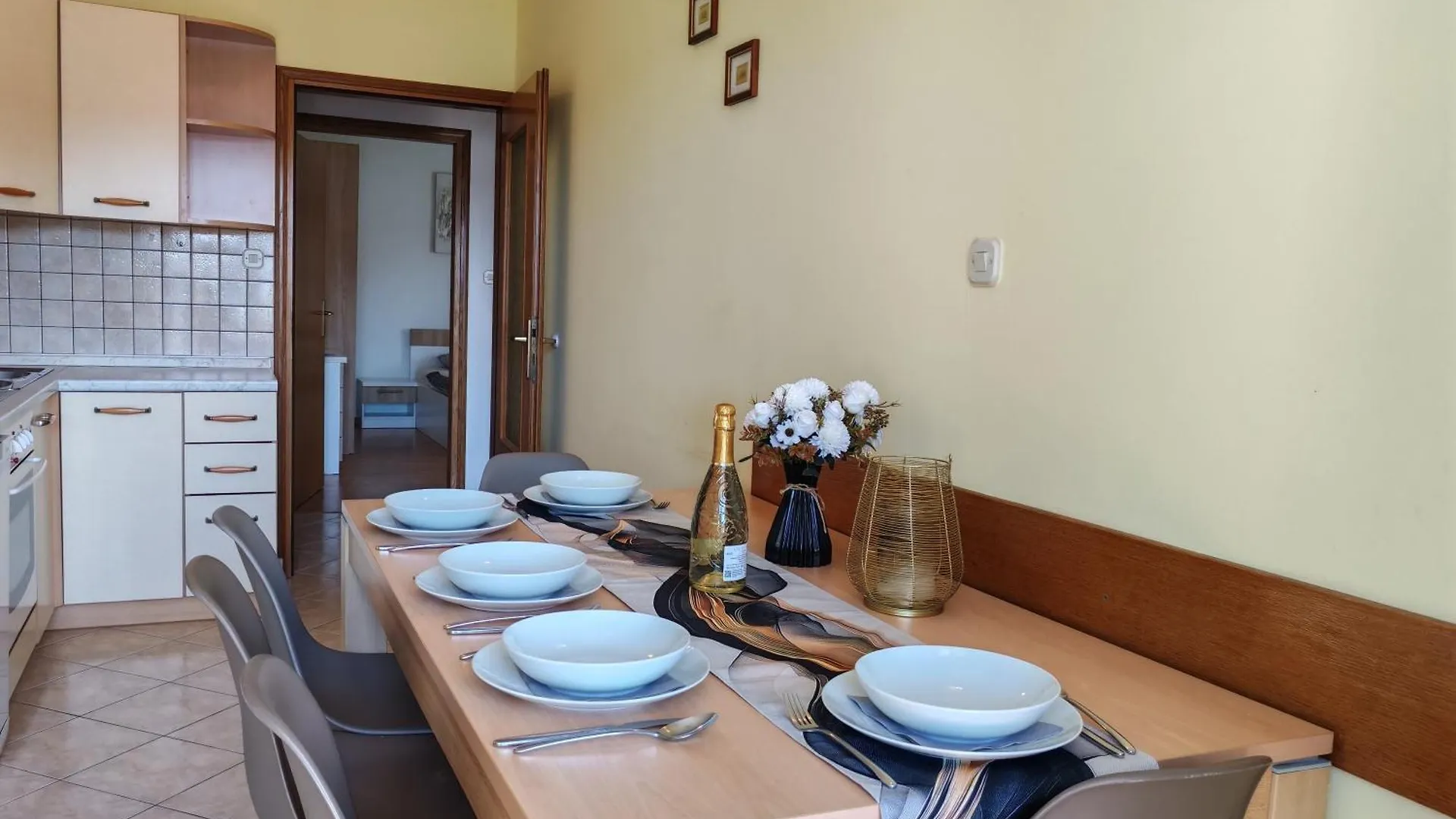 Apartmán Seafront Apartmani Mira Gabric Lopar - Happy Rentals