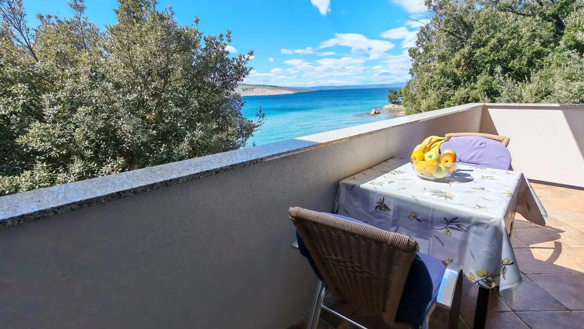 Seafront Apartmani Mira Gabric Lopar - Happy Rentals Chorvatsko